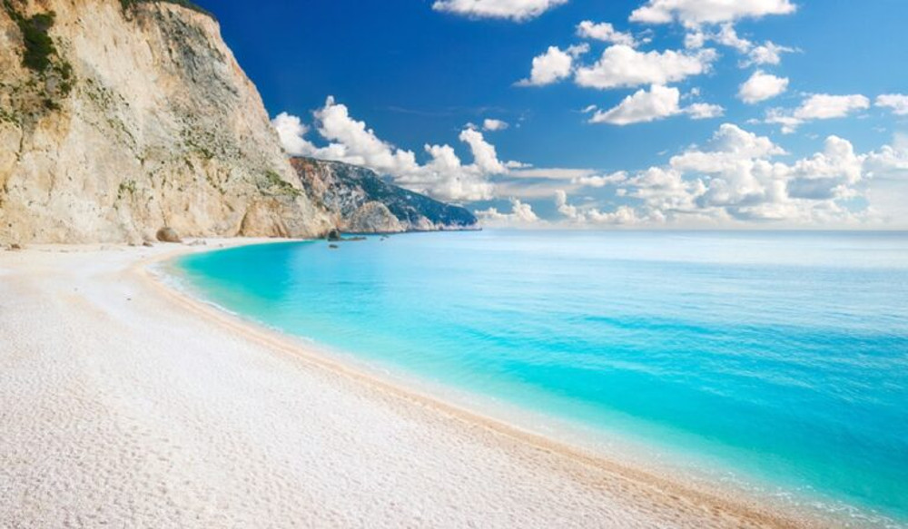 Ενισχύεται το πλαίσιο περιβαλλοντικής προστασίας για τις «Απάτητες Παραλίες» που αυξήθηκαν σε 251