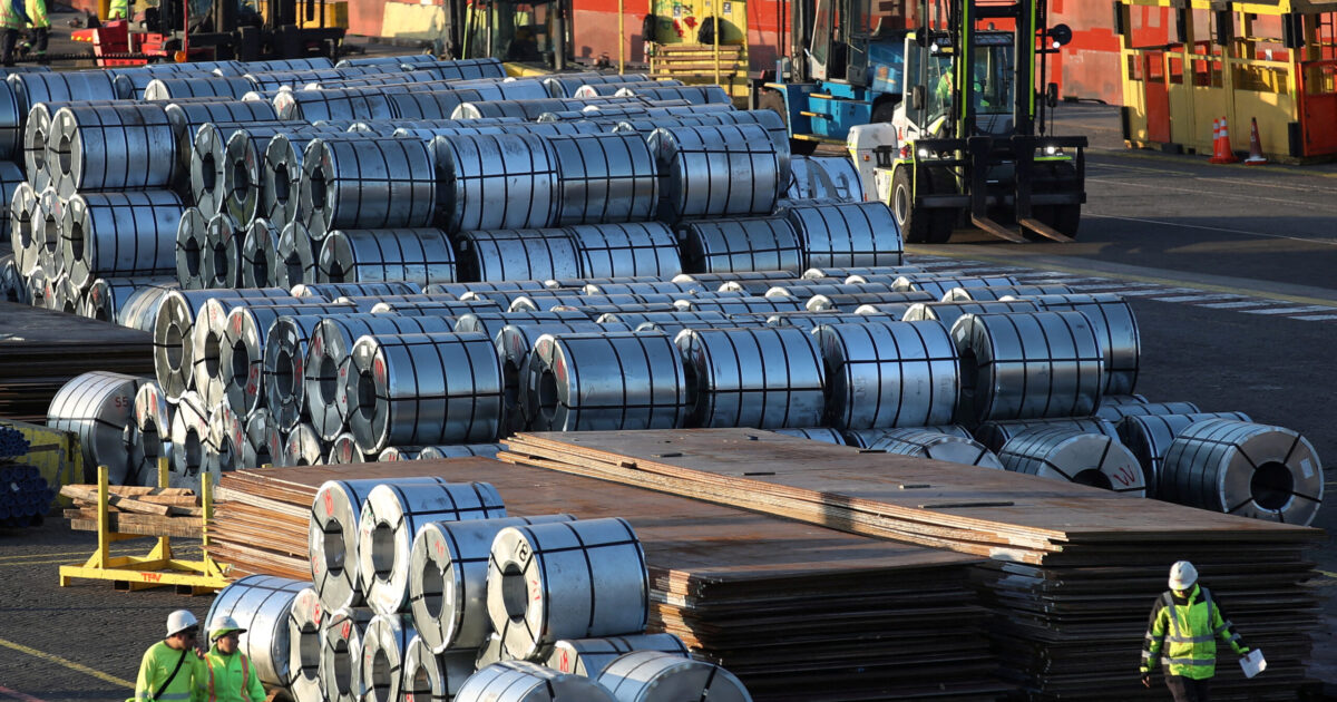 Υπερπαραγωγή αλουμινίου στην Κίνα – Τα μλοκαρισμένα φορτία της Μέσης Ανατολής ανακατευθύνονται στα κινεζικά χυτήρια