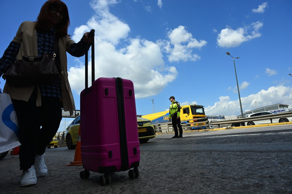 Επιστρέφουν οι εκδρομείς του Πάσχα – Συνεχείς οι αφίξεις πλοίων στα λιμάνια Πειραιά, Ραφήνας και Λαυρίου