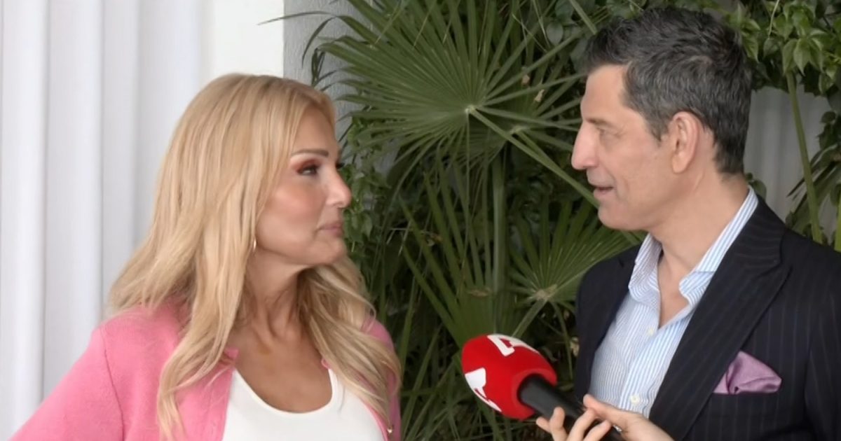 Σάκης Ρουβάς:  «Παντρεύεσαι;» – Νατάσα Θεοδωρίδου: «Εσύ έχεις παντρευτεί νομίζω, ε;»