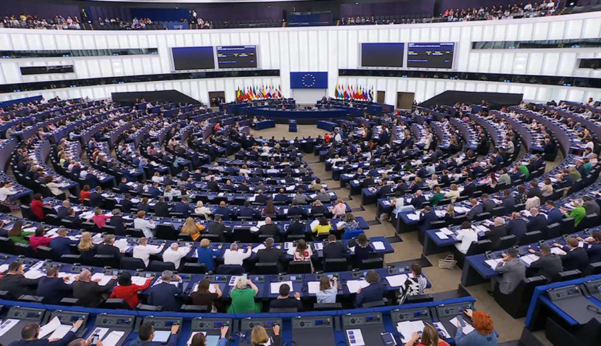 Ασυμβίβαστο υπουργού – βουλευτή: Πού ισχύει η πρόταση Μητσοτάκη στην Ευρώπη;  