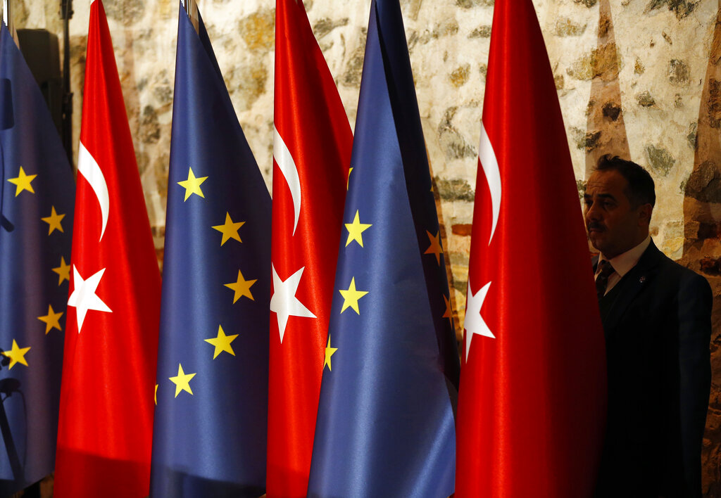 Βρυξέλλες προς Άγκυρα: Πάγος στην ένταξη, καμπανάκι για δημοκρατία και Ανατολική Μεσόγειο