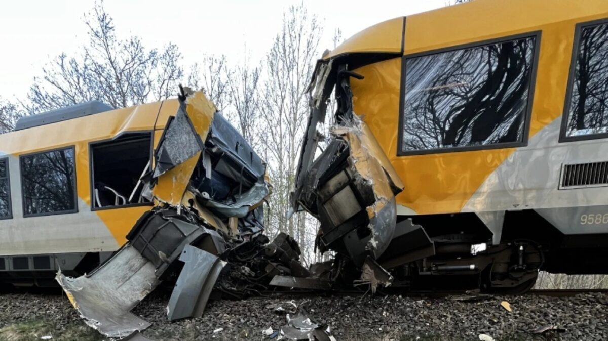 Σύγκρουση δύο τρένων στη Δανία – Αρκετοί τραυματίες, σύμφωνα με τις αρχές έκτακτης ανάγκης