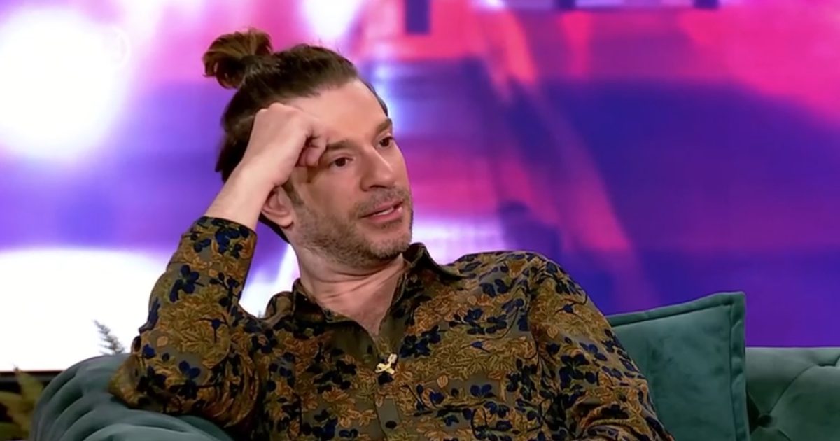 «Έσπασε» ο Ορέστης Τρίκας: «Οταν είδα τον πατέρα μου στο κρεβάτι του νοσοκομείου πριν πεθάνει, τον συγχώρησα»