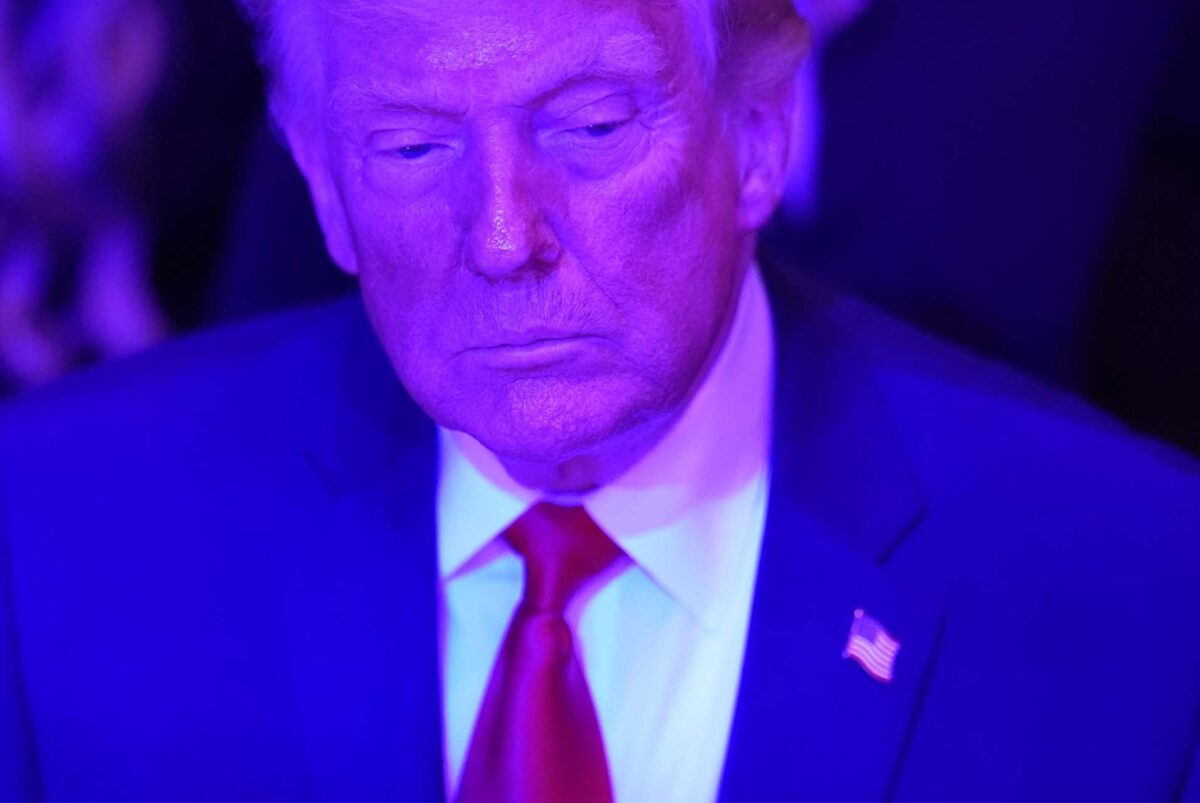 Γιατί ο Τραμπ θέλει να αποκλείσει τα ήδη αποκλεισμένα Στενά του Ορμούζ