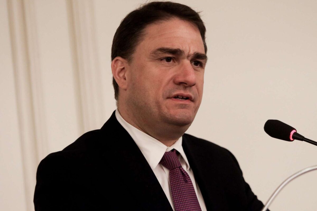 Τσουκαλάς: Επικίνδυνο καθεστώς που θέλει να μείνει γαντζωμένο στην εξουσία η κυβέρνηση Μητσοτάκη – Μόνη διέξοδος οι εκλογές