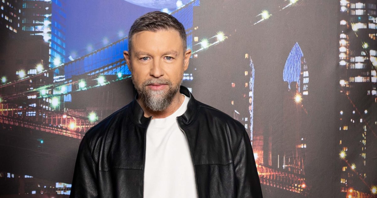 Γιάννης Βαρδής: «Είναι ωραίο να σε συγκρίνουν με ένα μεγαθήριο, όπως ήταν ο πατέρας μου – Δεν το ένιωσα ποτέ ως βάρος, παρότι ήταν»