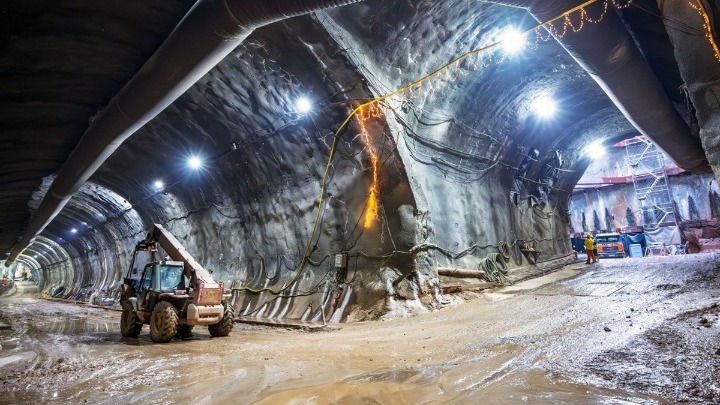 Προς τον Σταθμό Δικαστήρια ο “μετροπόντικας” της γραμμής 4 – Πέρασε την Κυψέλη