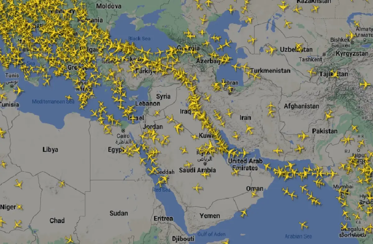 Μετά τον πόλεμο, το Ιράν ανοίγει τον εναέριο χώρο του. Πτήσεις μόνο από ανατολικά