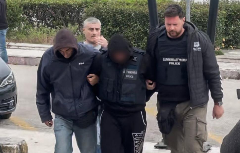 «Καθάρισαν το δωμάτιο, έκρυψαν το κινητό»: Προφυλακιστέοι οι τρεις για τον θάνατο της 19χρονης στην Κεφαλονιά