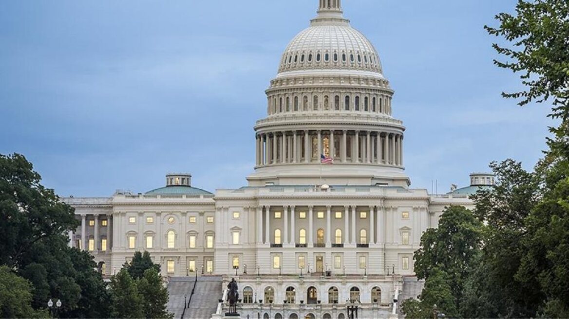 «Βιομηχανική κλίμακα» εξαγωγής τεχνητής νοημοσύνης: ΗΠΑ εναντίον Κίνας για κλοπή μοντέλων. Το Πεκίνο μιλά για συκοφαντία