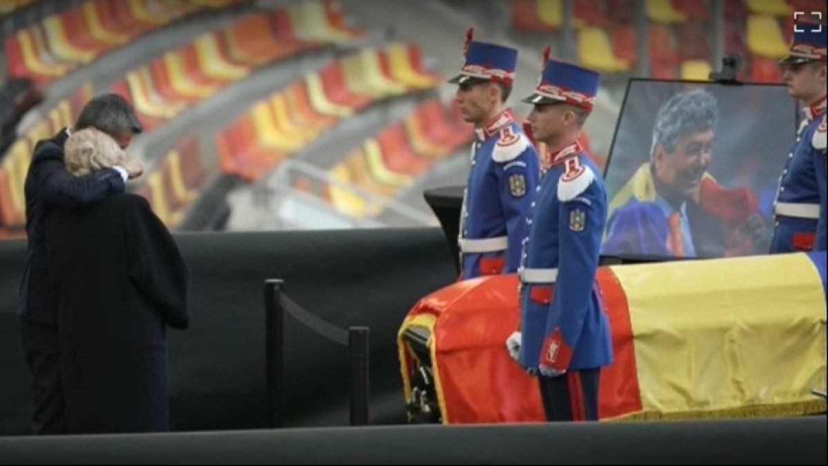 «Λύγισε» ο Ραζβάν Λουτσέσκου μπροστά στο φέρετρο του πατέρα του