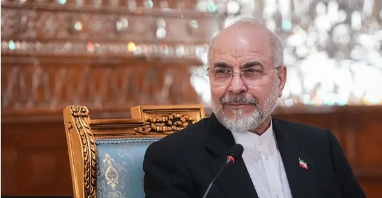 «Και οι επτά ισχυρισμοί του Τραμπ ψευδείς»: Πρόεδρος ιρανικού κοινοβουλίου προειδοποιεί για κλείσιμο του Στενού