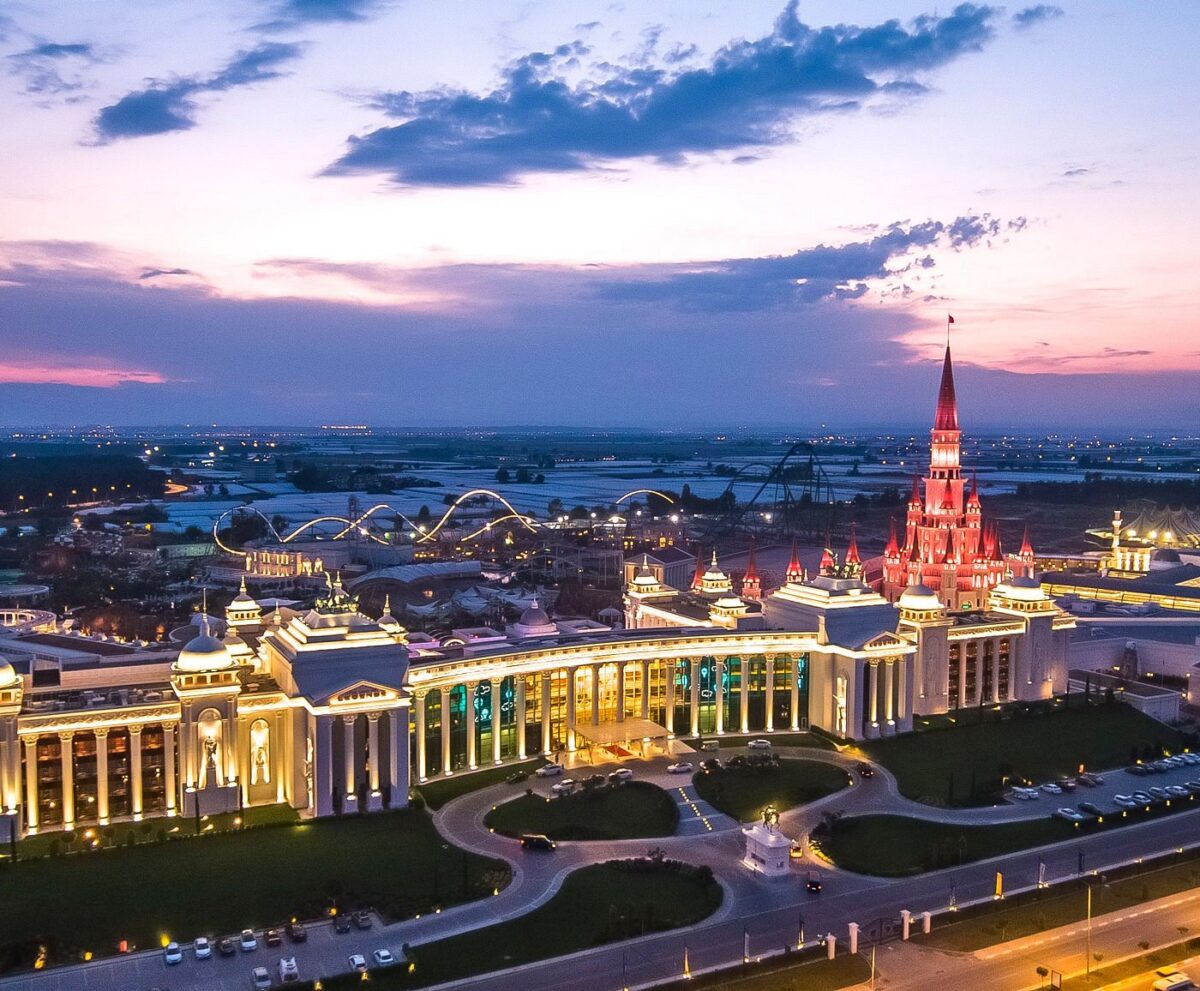 Τουρκία. Διπλωματική σύνοδος κορυφής στο Μπέλεκ, με  20 αρχηγούς κρατών και 40 υπουργούς Εξωτερικών