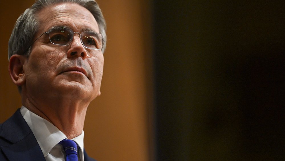 Από τη ρίψη βομβών στην άσκηση πίεσης στις τράπεζες: Οι ΗΠΑ στρέφονται σε οικονομικό πόλεμο εναντίον του Ιράν