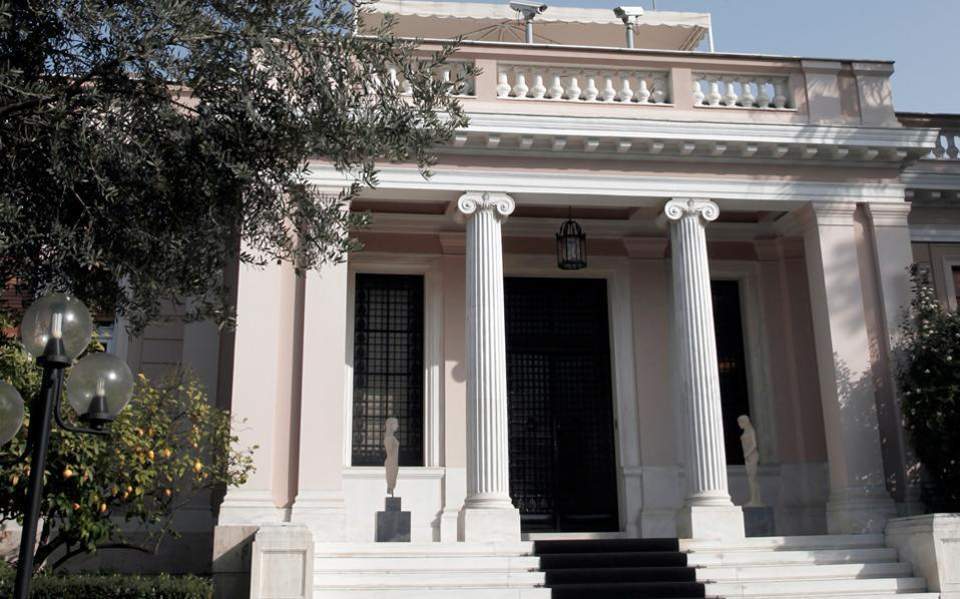 Ανασχηματισμός: το «αναγκαίο κακό» για το Μαξίμου