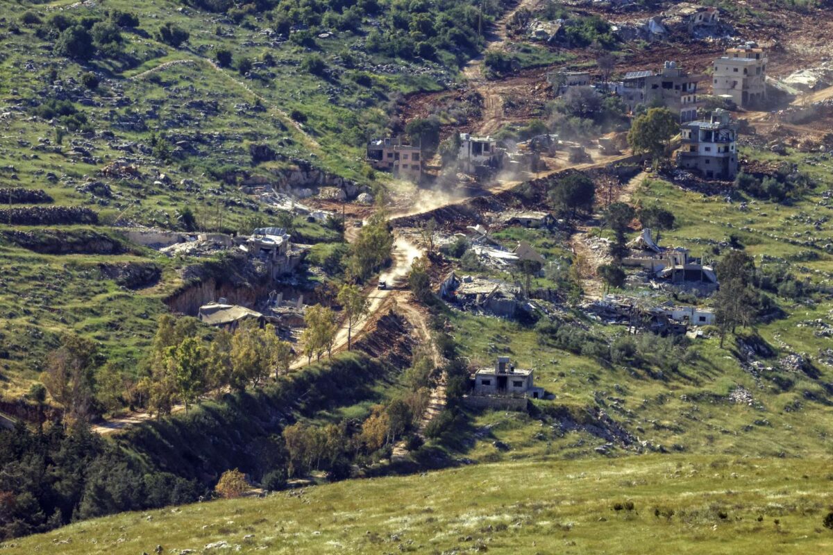 Το Ισραήλ περιμένει επιθέσεις της Χεζμπολάχ ως αντίποινα για τον θάνατο του διοικητή της δύναμης «Ραντουάν» – Το Ιράν εξετάζει την πρόταση των ΗΠΑ
