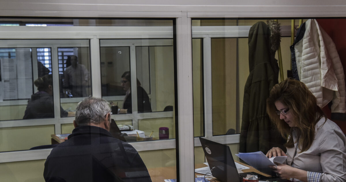 Η Eurostat κατατάσσει την Ελλάδα πρώτη στην εργασία τα Σαββατοκύριακα –  3 στους 10 δουλεύουν πέραν του πενθημέρου