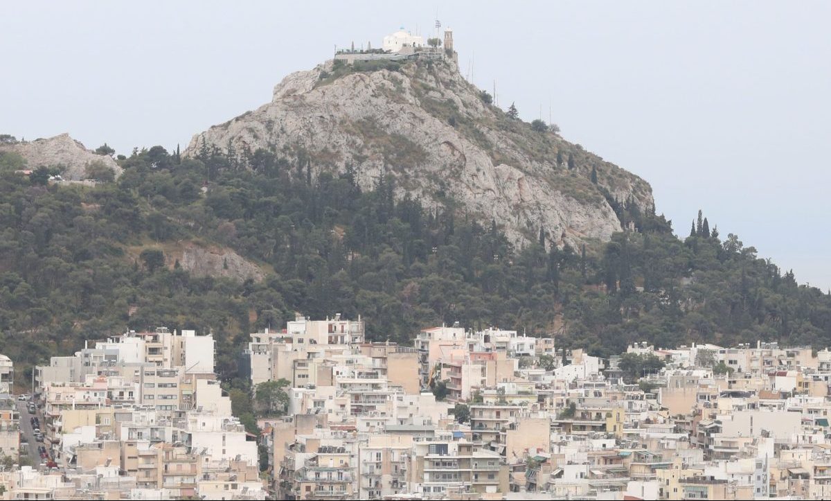 Αφρικανική σκόνη: Προειδοποιήσεις Παγώνη και Τζανάκη – «Αποφεύγουμε τις μετακινήσεις και την έντονη σωματική άσκηση»