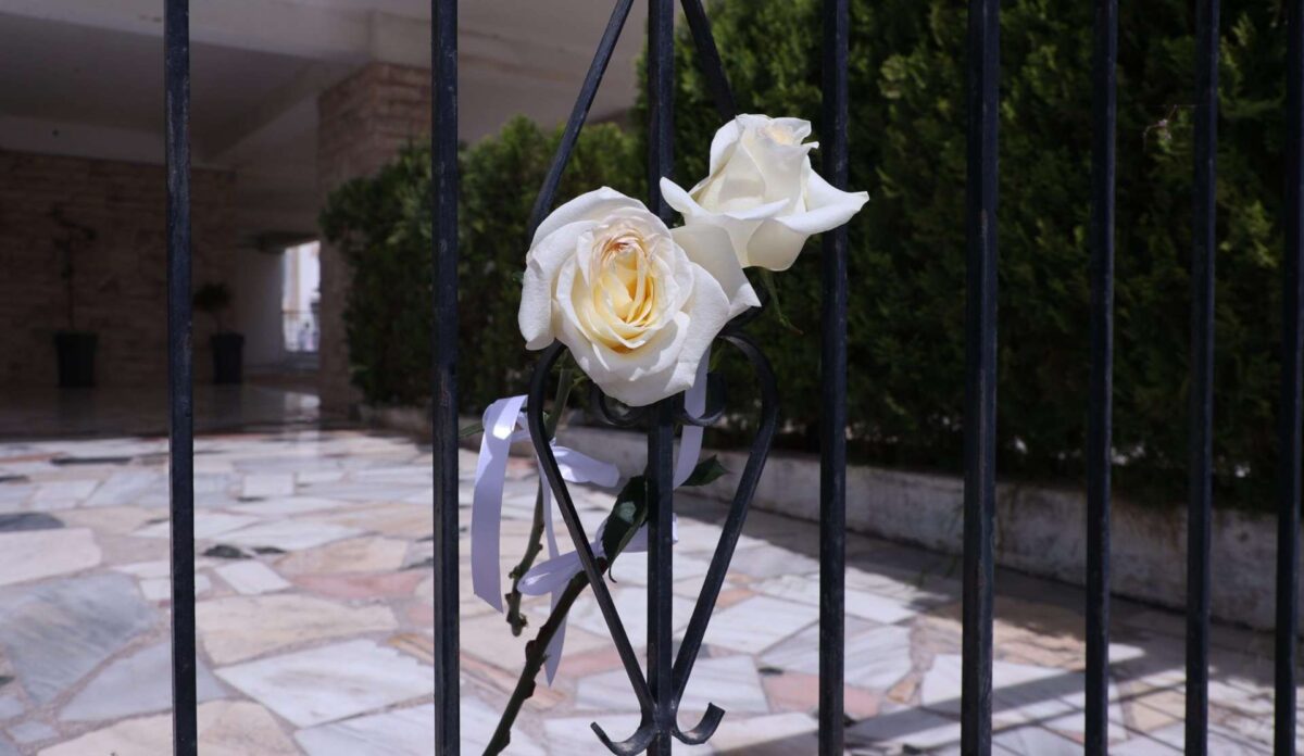 Βαρύ πένθος για την τραγωδία στην Ηλιούπολη – Κατέληξε και η δεύτερη κοπέλα, η επιθυμία των γονιών της Μελίνας