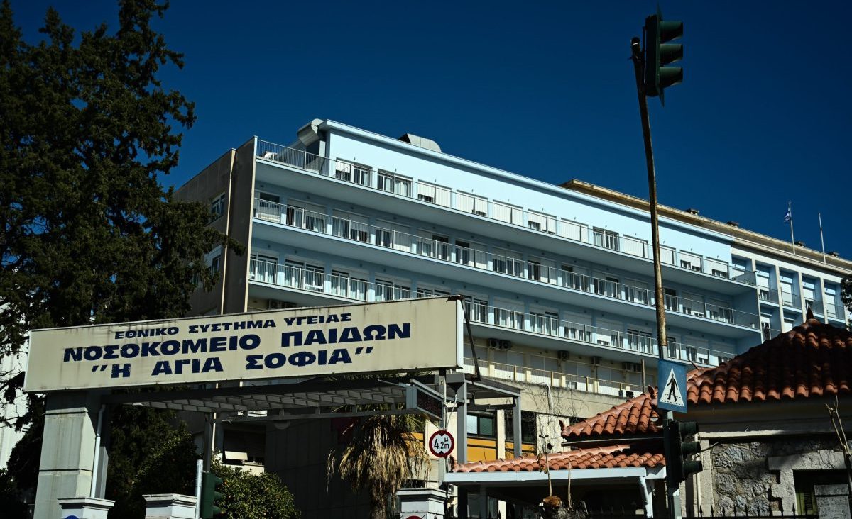 Γιαννάκος: 40 ανήλικα εγκλωβισμένα σε παιδιατρικά νοσοκομεία λόγω ελλείψεων στις δομές πρόνοιας – Τι είπε για την υπόθεση των Αγίων Αναργύρων