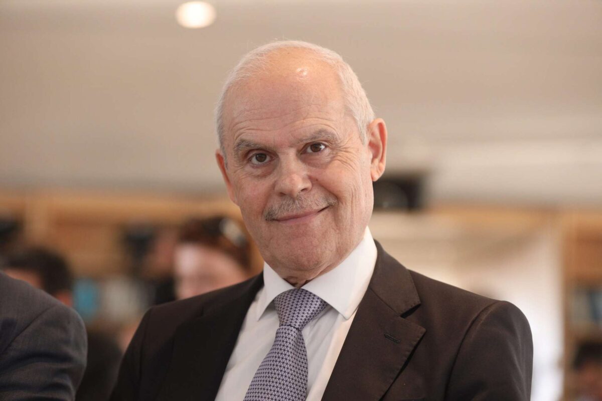 Ο πολιτικός κόσμος αποχαιρετά τον Νίκο Ταγαρά