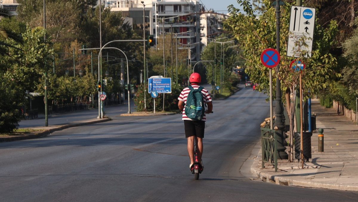 Μάχη για τη ζωή δίνει 12χρονος μετά από τροχαίο με πατίνι στον Ασπρόπυργο – Νοσηλεύεται στο Θριάσιο
