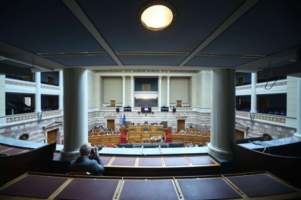 Σε εξέλιξη η ακρόαση του διοικητή της ΕΥΠ για τις υποκλοπές – Παρέμβαση Ανδρουλάκη και προειδοποίηση για νομικά μέτρα εναντίον παντός υπευθύνου