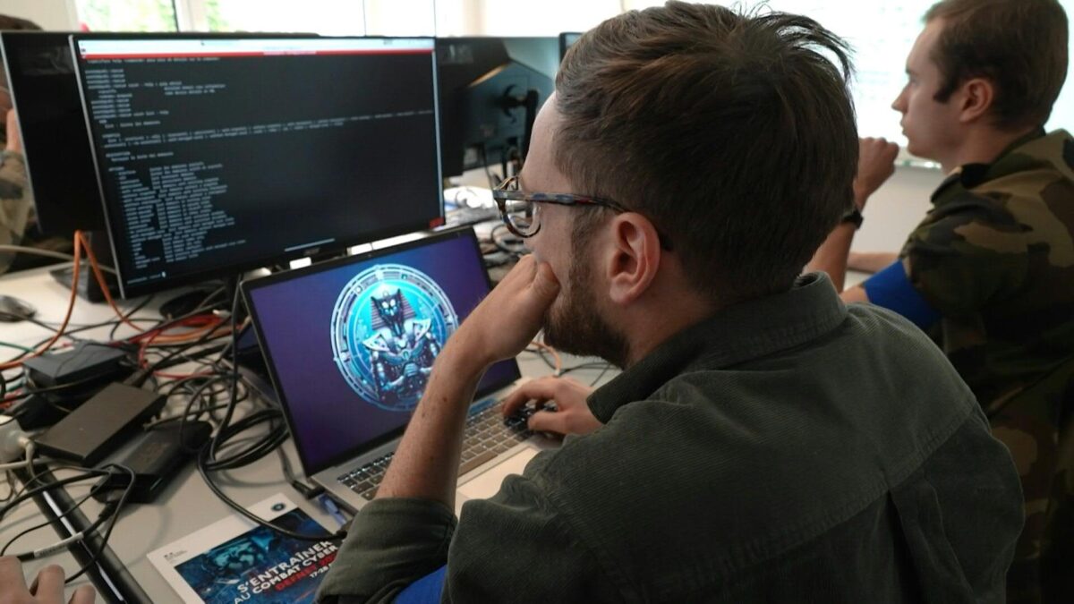 Βρετανία: Υβριδικές απειλές, και παραπληροφόρηση στο επίκεντρο του Cyprus Forum London