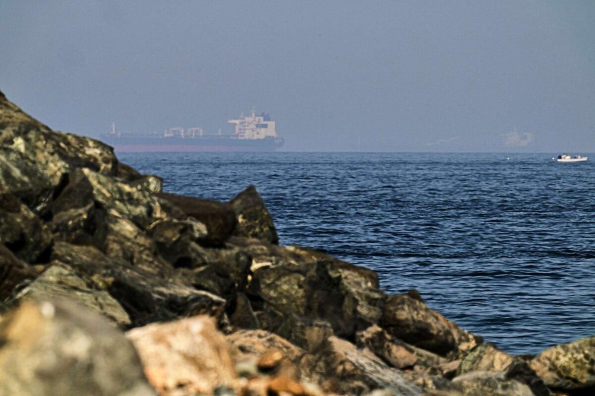 WSJ: Ιρανικά τάνκερ αλλάζουν ταυτότητα στη θάλασσα για να μεταφέρουν παράνομα πετρέλαιο στην Κίνα