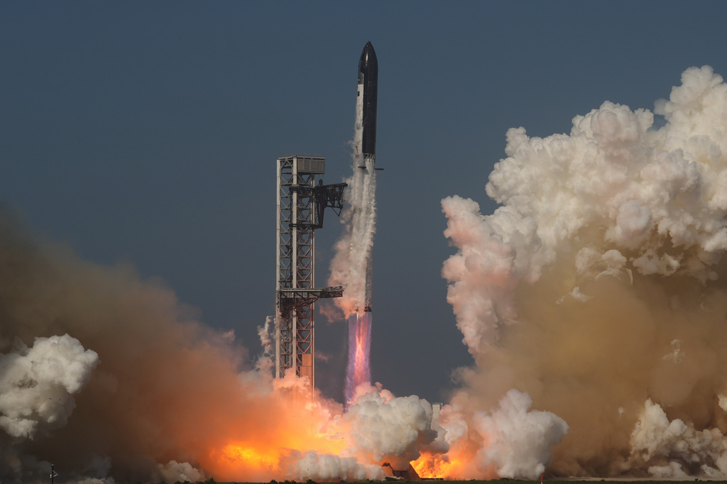 Επιτυχημένη δοκιμή του πυραύλου Starship της SpaceX, λίγο πριν η εταιρεία του Μασκ εισαχθεί στο Χρηματιστήριο