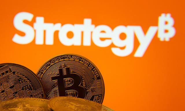 Η Strategy εγκαταλείπει το «ποτέ δεν πουλάς». Θα πουλά bitcoin για να αυξήσει την αξία ανά μετοχή