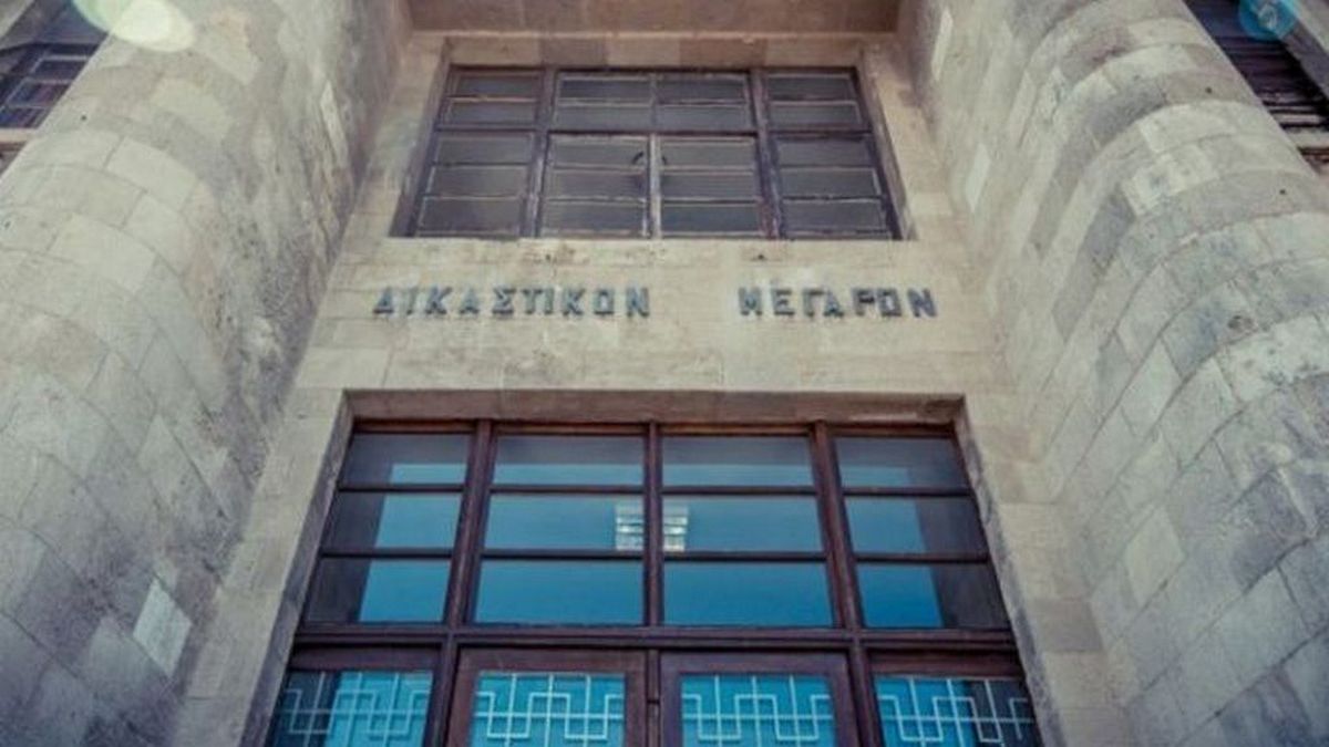 Κάθειρξη 160 ετών σε 46χρονο αλλοδαπό για μεταφορά μεταναστών στη Σύμη