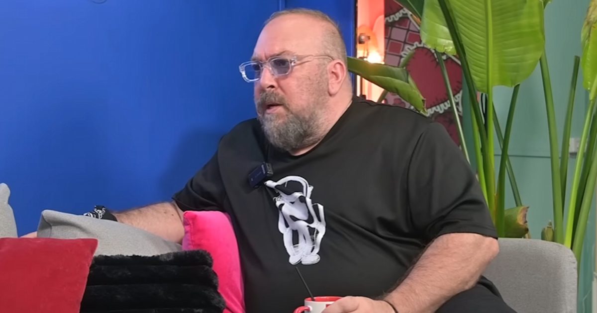 Συγκλονίζει ο Γιώργος Αλκαίος: «Ο πατέρας μου με έκλεψε από την Αμερική, απαγωγή κανονικά, με πλαστό διαβατήριο»
