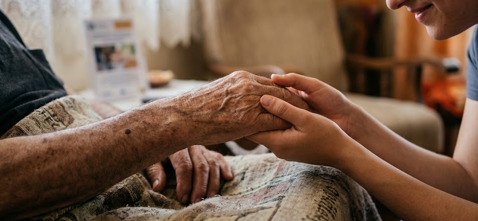 Οι έρευνες της ΕΛ.ΑΣ και τα νέα στοιχεία φρίκης από το Γηροκομείο «κολαστήριο» στους Αμπελόκηπους – Εκβίαζαν κόρη ηλικιωμένης για 2.000 ευρώ