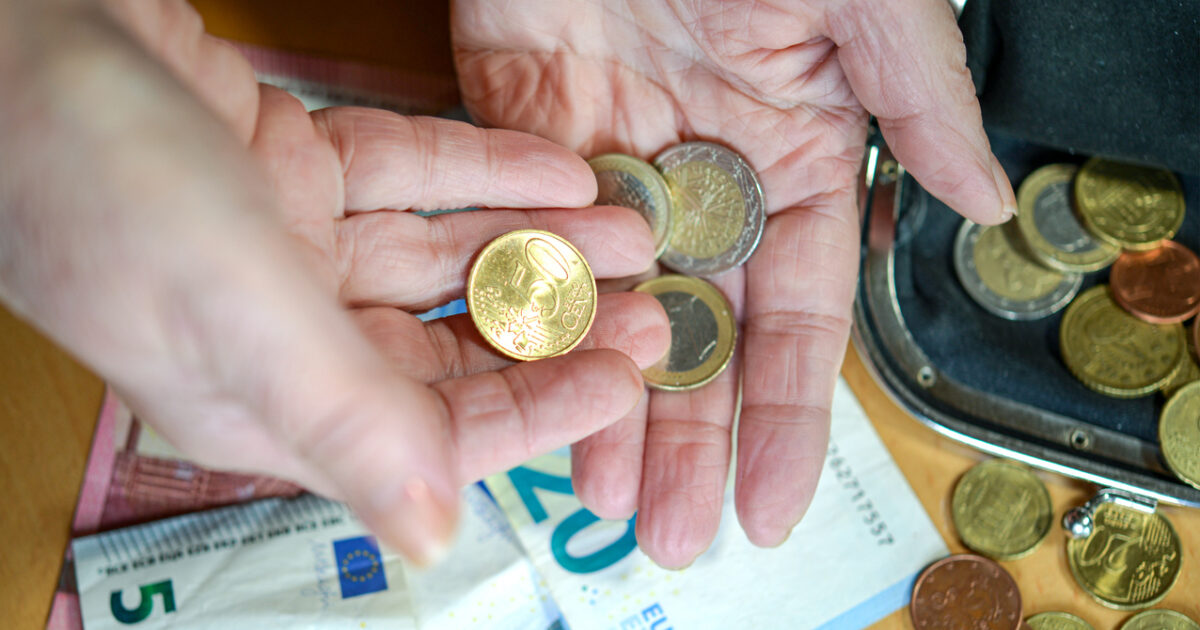 ΑΑΔΕ: «Γκάζι» σε επιστροφές ΦΠΑ και φόρο εισοδήματος – Ποιοι θα δουν χρήματα στους λογαριασμούς τους