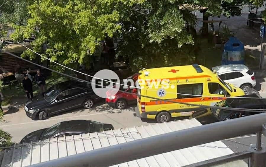Καστοριά: Σύγκρουση ασθενοφόρου του ΕΚΑΒ με ΙΧ στη νότια παραλία