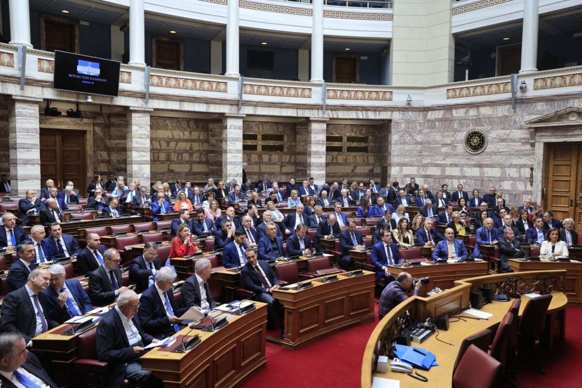 Συνεδρίαση ΚΟ ΝΔ: Στήριξη στο επιτελικό κράτος από τους βουλευτές – Αιχμή η συνταγματική αναθεώρηση