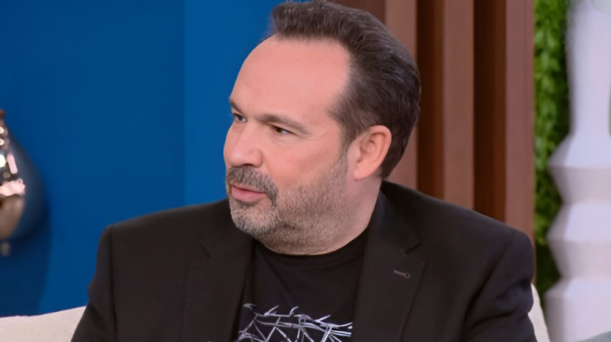 Κώστας Μακεδόνας: «Αλίμονο αν άνθρωποι της δικής μου γενιάς παρασύρονται από τα social media»