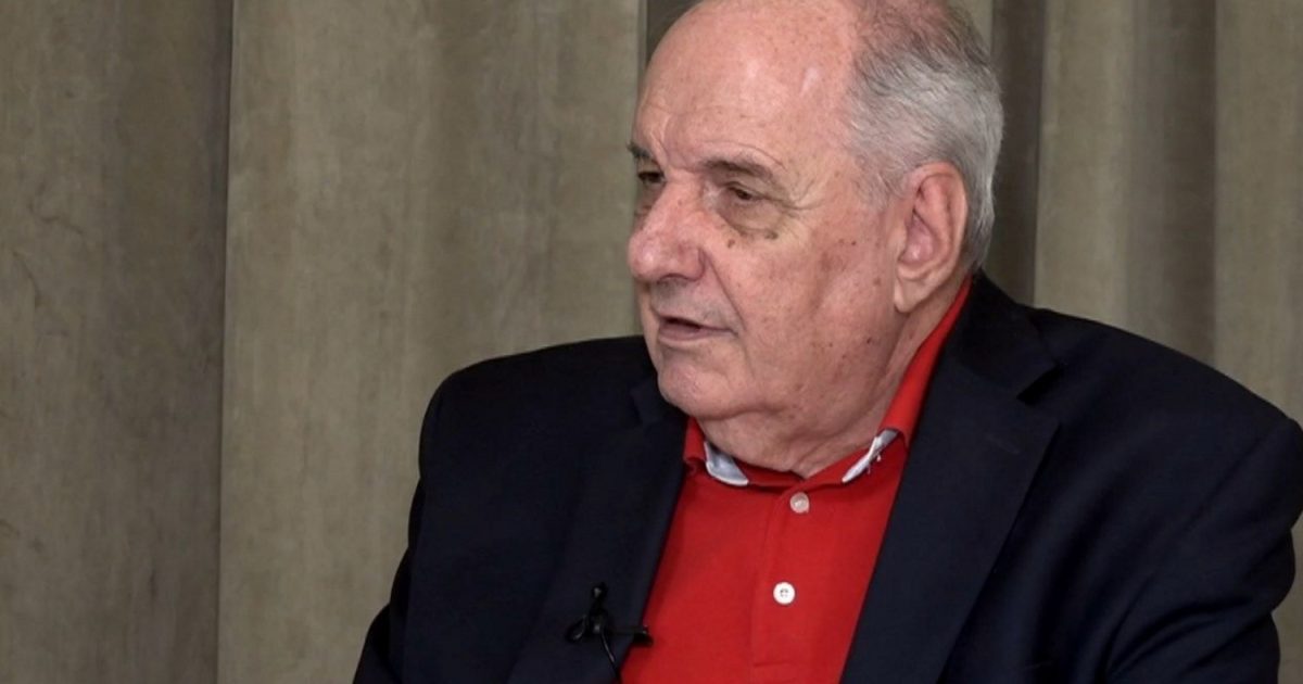 Τέρενς Κουίκ: «Πικραίνομαι που έχασα χρόνο από το μεγάλωμα των παιδιών, είχα παντρευτεί τη δημοσιογραφία»