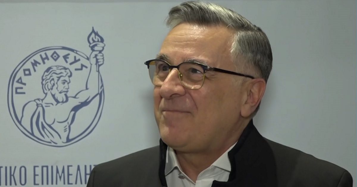 Γιώργος Κουβαράς: «Η Ρούλα Κορομηλά είναι δύναμη, έχει σφραγίσει την ελληνική τηλεόραση και έχει πάντα κάτι να δώσει»