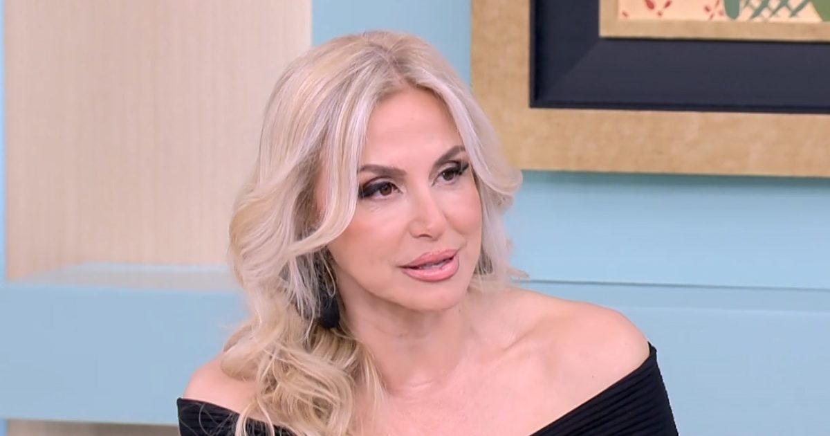 Ζωή Κρονάκη: «Αν δεν υπογράψεις, δεν μπορείς να πεις τίποτα με βεβαιότητα»