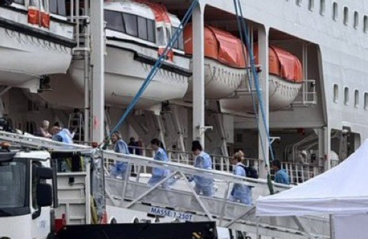 Κατάσταση συναγερμού σε κρουαζιερόπλοιο στη Γαλλία: 1.700 άτομα παραμένουν σε καραντίνα