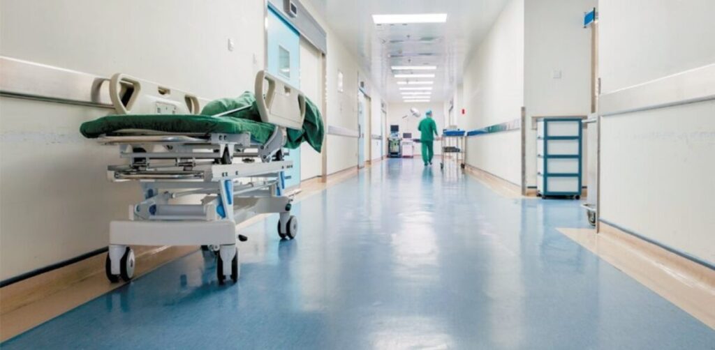 Στην παιδιατρική κλινική του νοσοκομείου Χανίων φιλοξενούνται τα τρία αδερφάκια της τρίχρονης που νοσηλέυεται σε σοβαρή κατάσταση