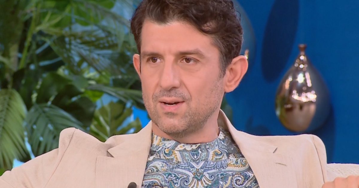 Μιχάλης Οικονόμου: «Δεν ξυπνάμε κάθε πρωί και λέμε ότι είμαστε μια διαφορετική οικογένεια – Είμαστε μια οικογένεια, τελείωσε»