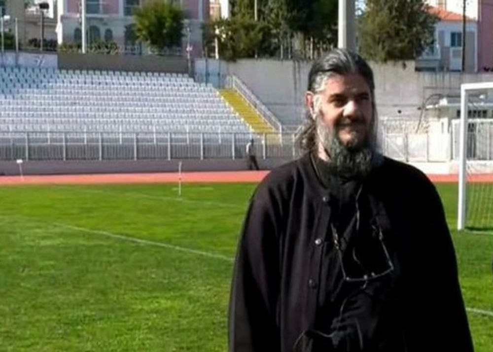 Μυτιλήνη: Ο ιερέας σπορτκάστερ – Η Εκκλησία βρίσκεται κοντά στον αθλητισμό, λέει ο παπα-Γρηγόρης