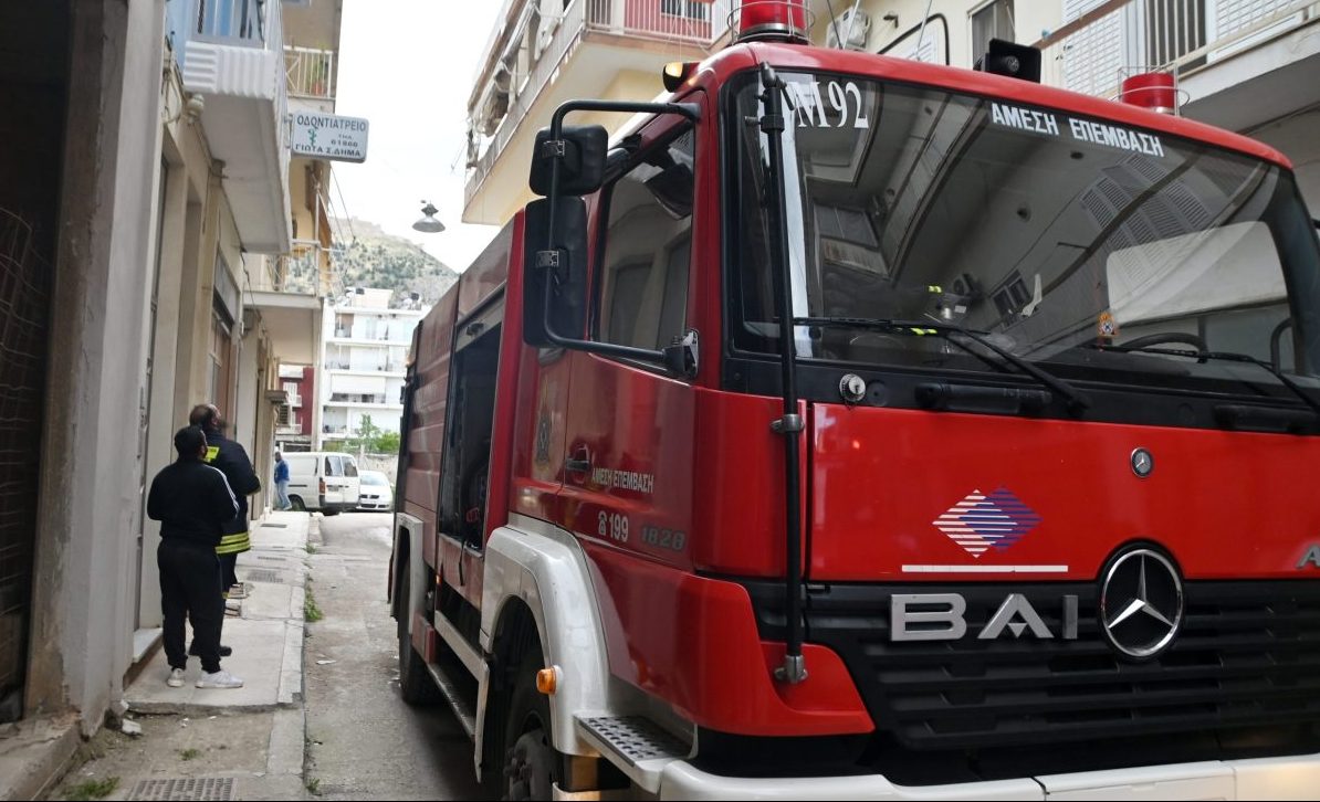 Πυρκαγιά σε διαμέρισμα στην Πτολεμαΐδα – Χωρίς τις αισθήσεις της απεγκλωβίστηκε ηλικιωμένη