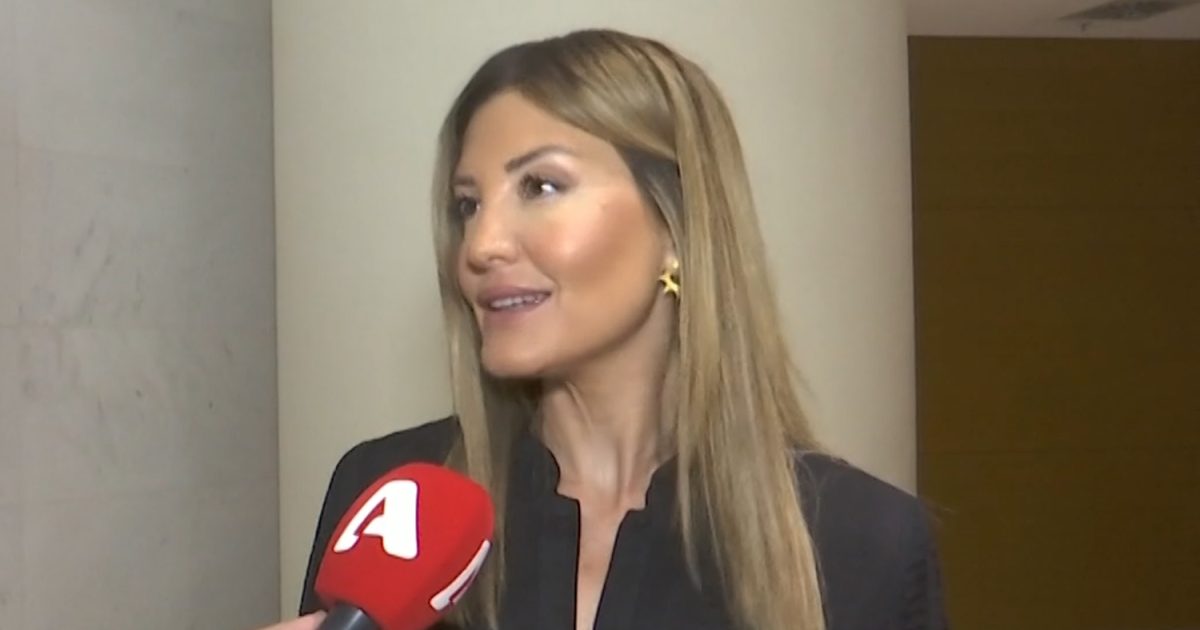 Ράνια Τζίμα: «Μπορώ να κάνω τη δουλειά μου με έναν τρόπο που να τηρούμε όλοι τα όριά μας εδώ – Για λίγο ακόμα θα με υποστείτε»