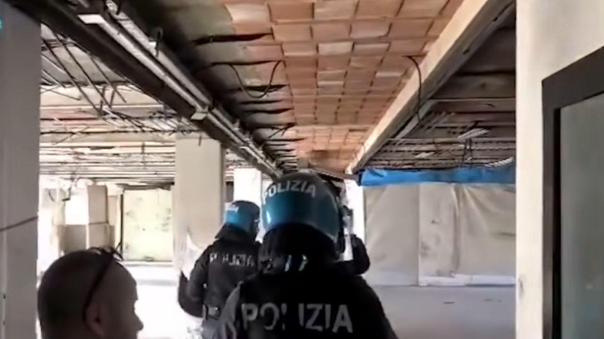 Ρώμη: Εφιάλτης 72 ωρών για 32χρονη τουρίστρια – Την απήγαγαν και τη βίαζαν ομαδικά σε εγκαταλελειμμένο κτήριο, πέντε συλλήψεις
