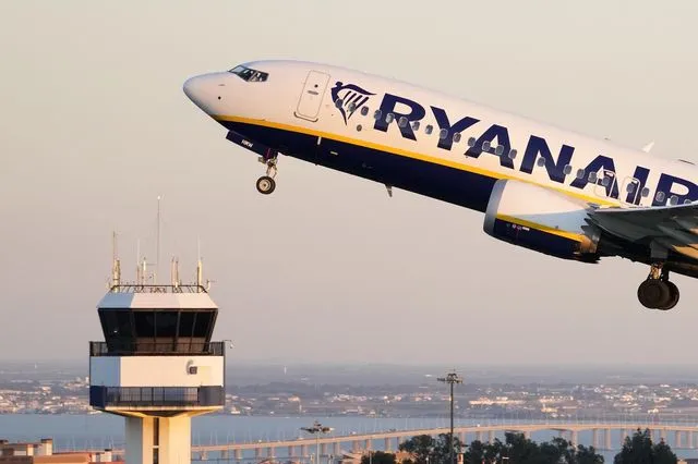 H Ryanair κλείνει τη βάση της στη Θεσσαλονίκη – Ενημέρωσε το προσωπικό